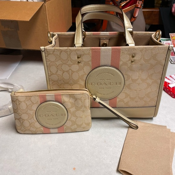 Coach bag and Wristlet - Picture 1 of 1